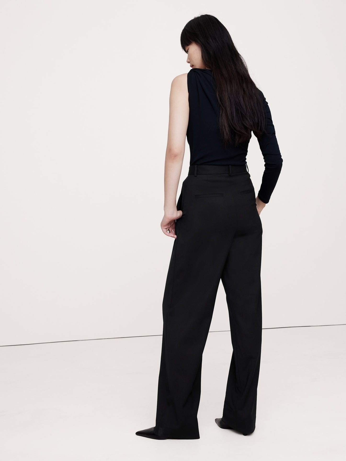 High-Rise Wide-Leg Wool Pant