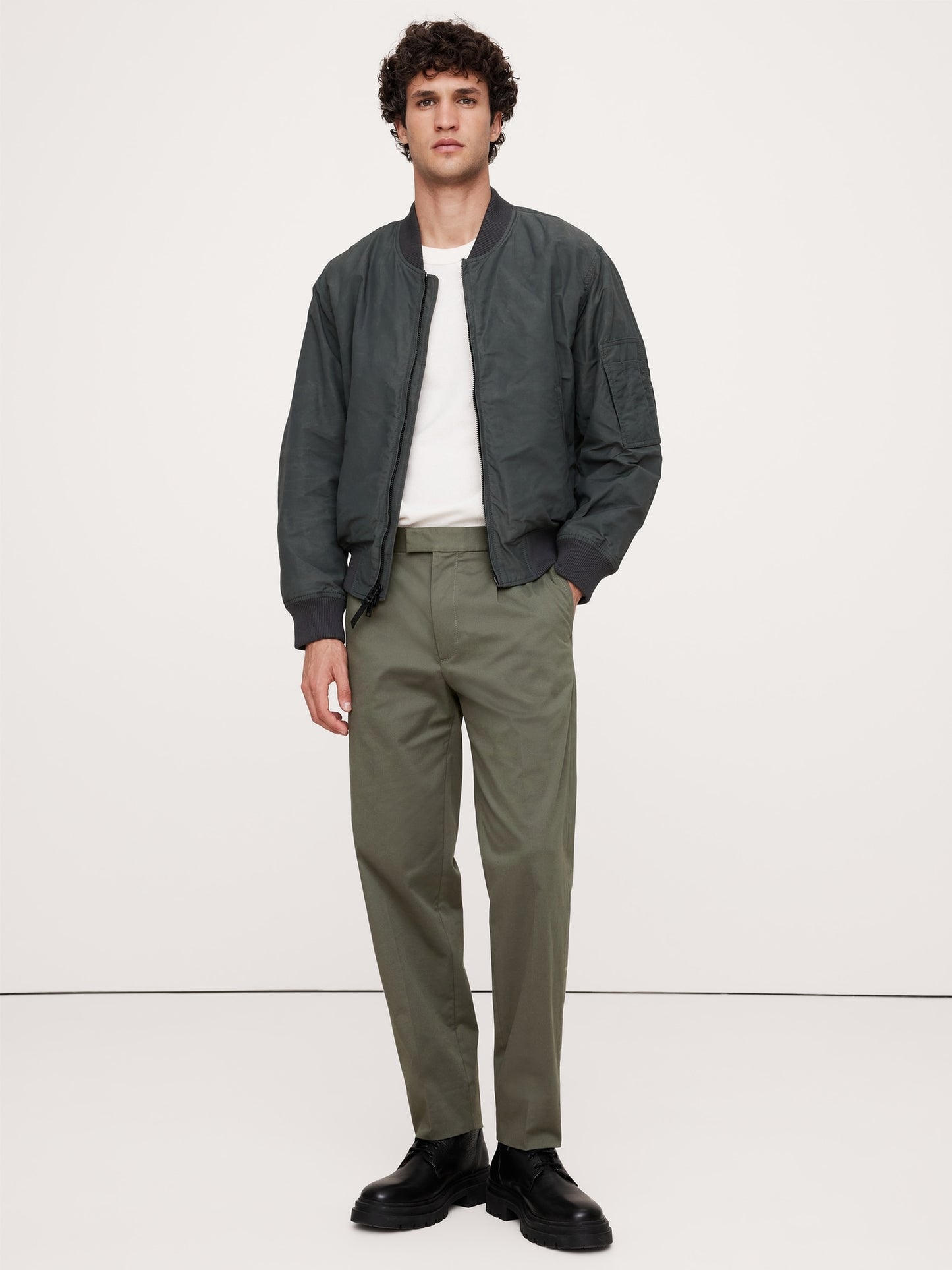 Pleated Cropped Italian-Stretch Chino