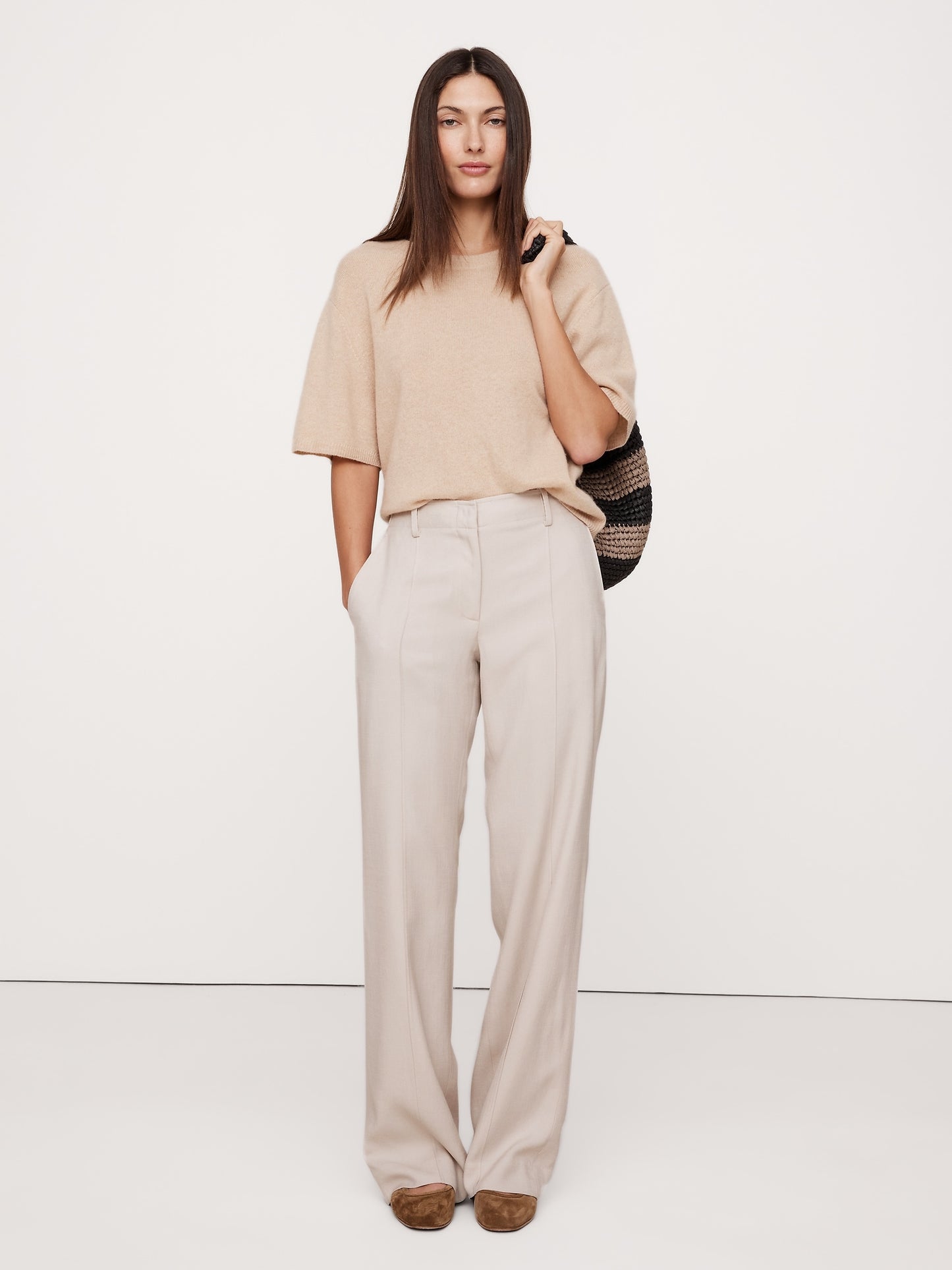 Mid-Rise Wide-Leg Pant